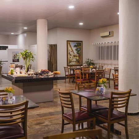 Hotel Dan Inn Barretos By Nacional Inn Exterior photo