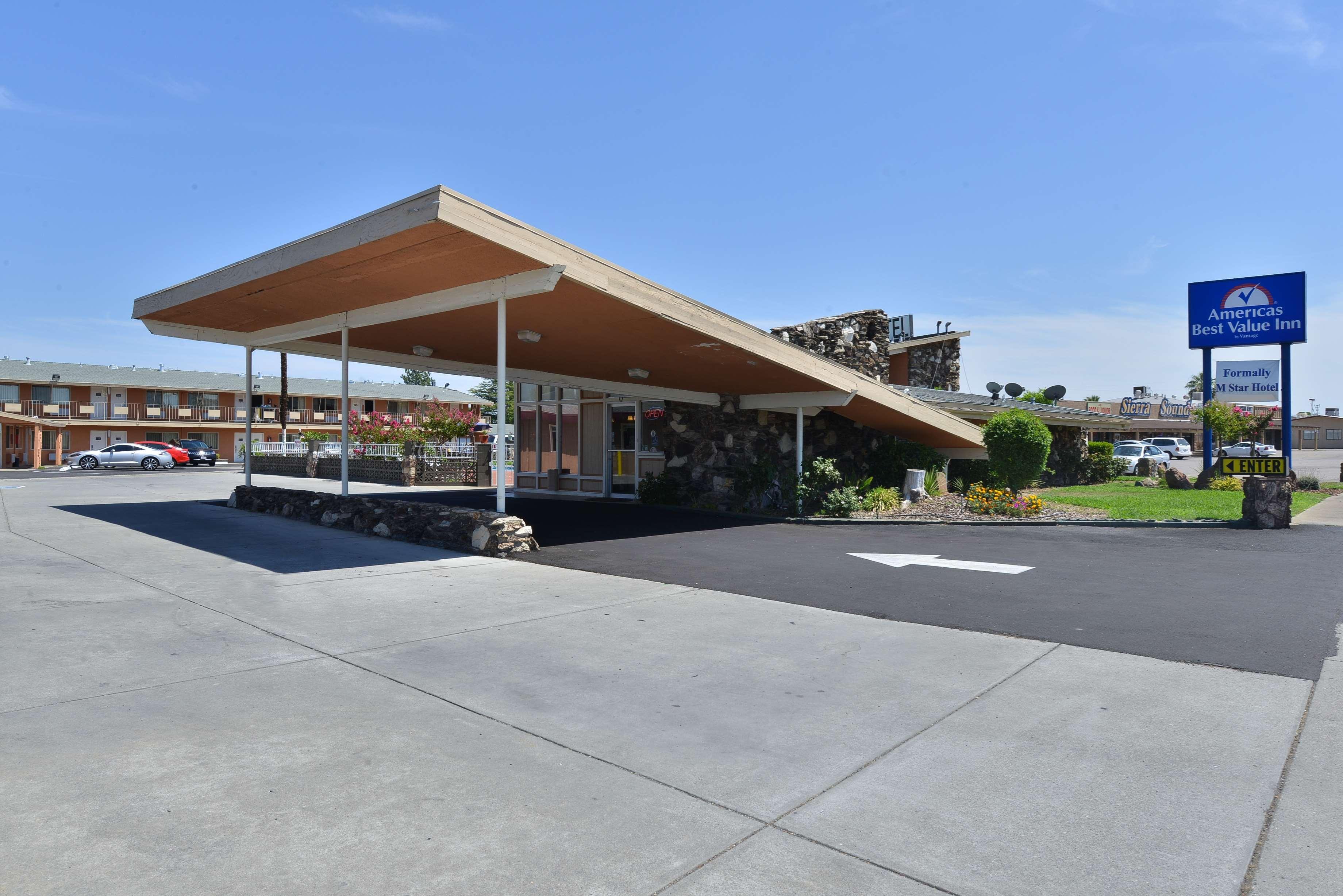Hotel Dan Inn Barretos By Nacional Inn Exterior photo