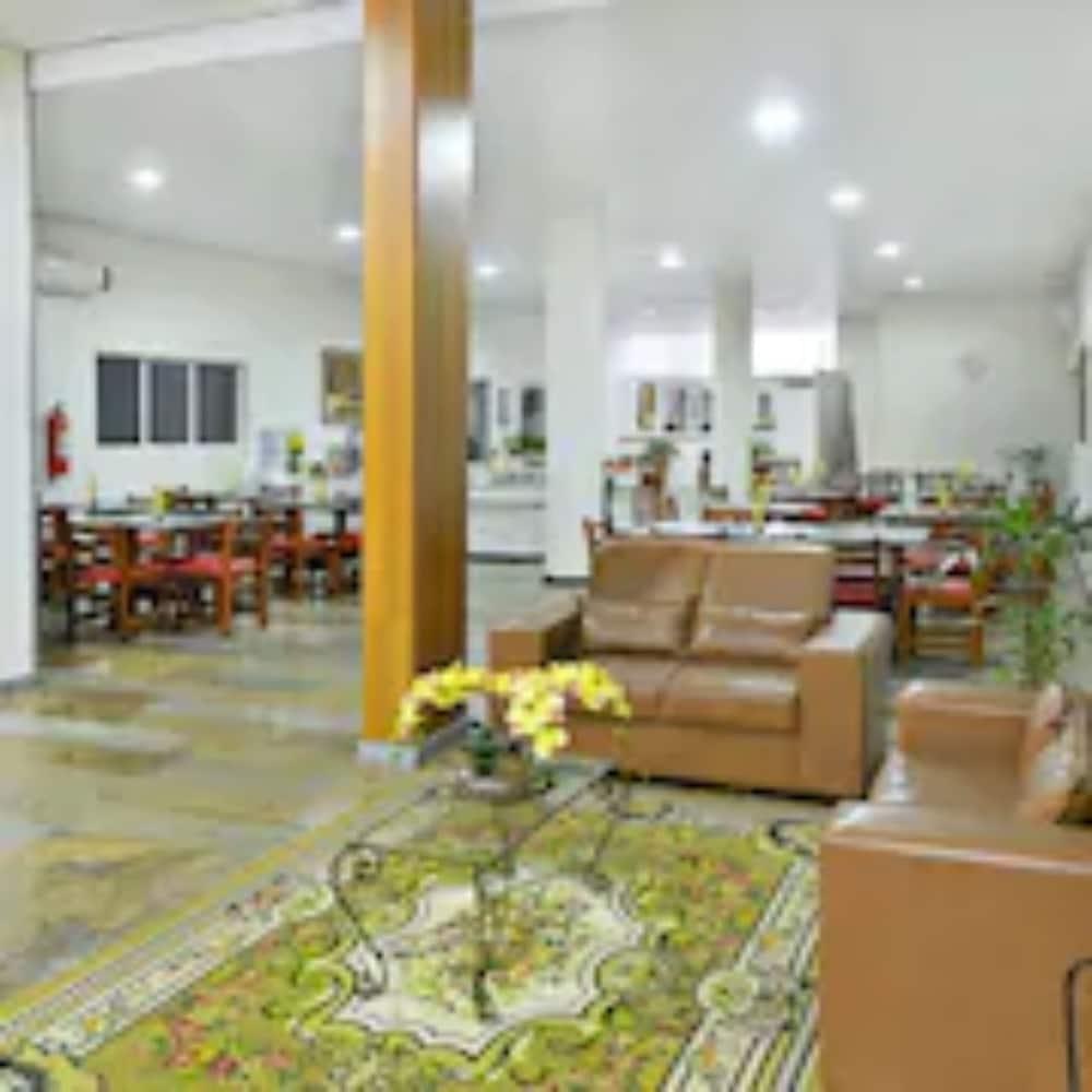 Hotel Dan Inn Barretos By Nacional Inn Exterior photo